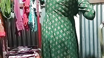 Green churidar Pe Bhabhi ki chudai kiya uski Hushband ne gud far di