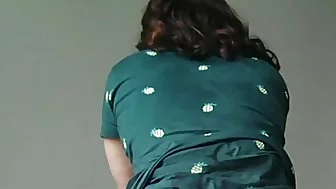 GREEN TOP DESI GIRLFRIEND RIDE BOYFRIEND CUM ON ASS