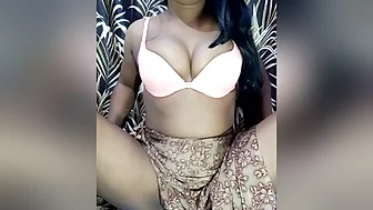 Super Horny Desi Bhabhi Hot Cam Show