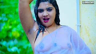 Desi Alka Bhabhi Ko Khule me Nahate dekha Dewar Chod Dala Khule me ( Hindi Audio )