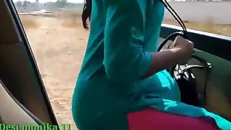 Car me lift dekar ghar par chudai kari