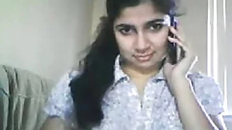 Pakistani girl shows her body