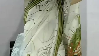 Desi Bhabhi in Saree Hot Camera Show