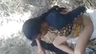 Fucking neighbour bhabhi in the open field