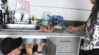 fucking with the plumber- Spanish porn