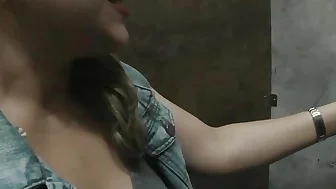 love that my stepsister lets her pussy be licked - Lesbian porn - Porn in Spanish