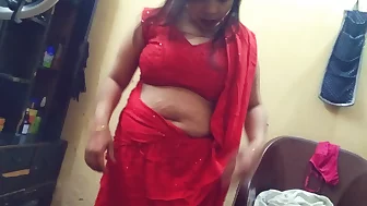 Cute bhabhi sexy?red saree bedroom sex video