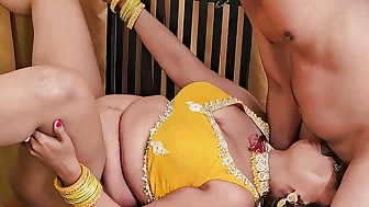 HUNGRY HOT DESI BHABHI HARDCORE SEX WITH YOUNG BOY