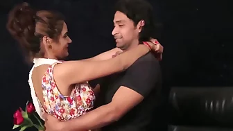 Office Romance Shruti Bhabhi aka Priya Tiwari