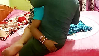 Indian Desi Sex with Village Bhabhi Supriya on Saree - Real Homemade Fucking Video