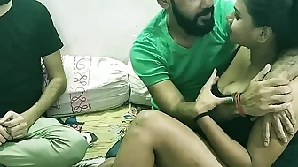 Hot Girlfriend vs two guys!! Dada tomari grillfriend ko mene chudna chataho! Indian real threesome sex