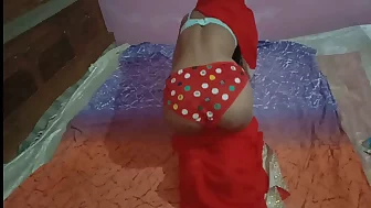 Porn dekh ke bhabhi se control nahi huwa chut se pesab nikal diya