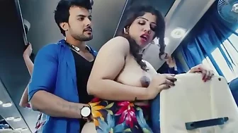 Chalti Bus Me Bhabhi Ki Chuday