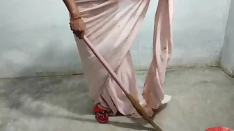 Naukarani Ki Ghodi Banaa Ke Choda Desi Beautiful Indian Maid Fucked By Boss In Doggy Style At Home With Clear Hindi Audio