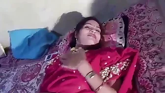 Desi bhabhi ne pati ke jane par call karke bulaya Boyfriend