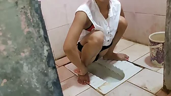 Devar fuck bhabhi in bathroom while pissing full hd video movie