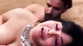 Desi Village Big Boobs Bhabhi KO Devar Ne Khat Pe Letake Ki