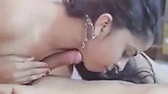 Bhabhi ne devar ka lund pakad kr khoob choosa
