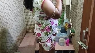 Hot Desi Bhabi Nude Show..and Boobs Massage...desi Bhabi Nude Bath In Bathroom